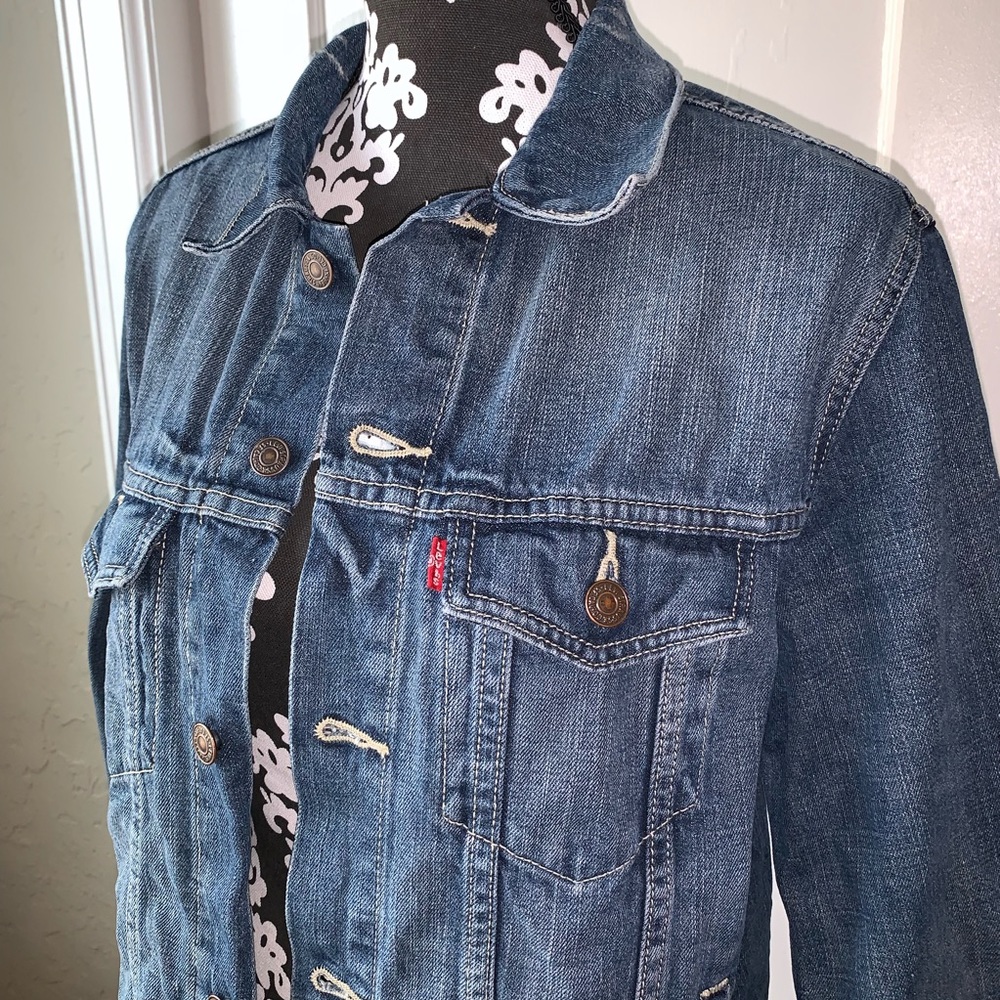 Levi’s Denim Jacket Medium Wash Sz XL
